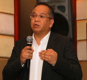 Microsoft Philippines Public Sector Lead Ferdie Saputil discusses the benefits of the Digital Campus Suite.